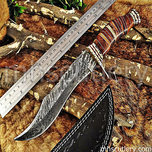 Hand Forged Damascus Steel Bowie Hunting Knife / Fancy Handle