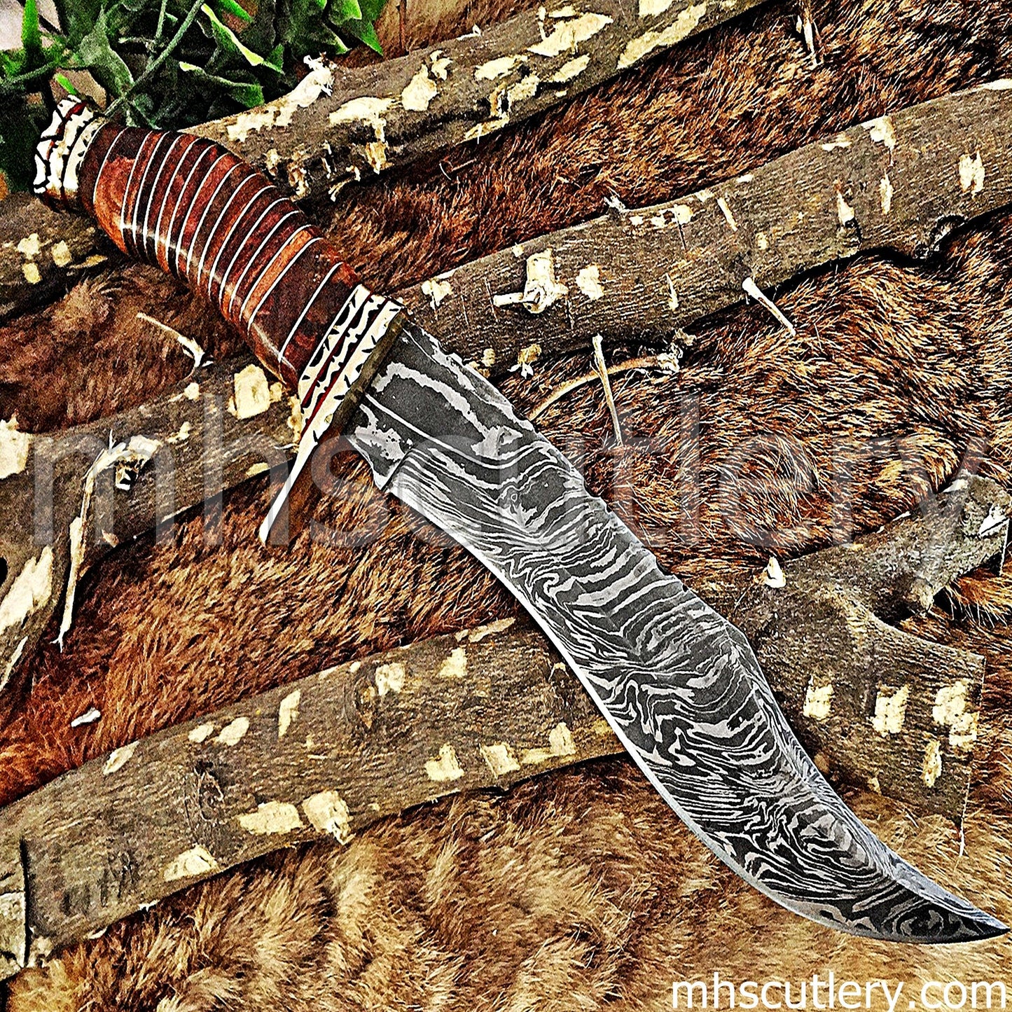 Hand Forged Damascus Steel Bowie Hunting Knife / Fancy Handle