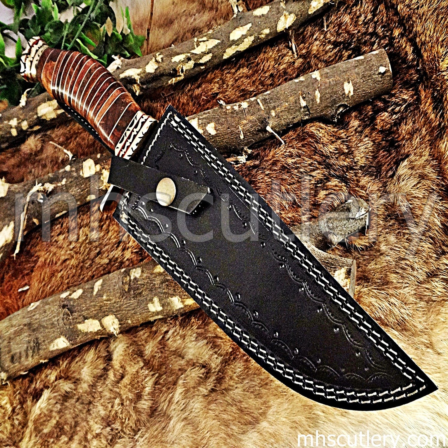 Hand Forged Damascus Steel Bowie Hunting Knife / Fancy Handle