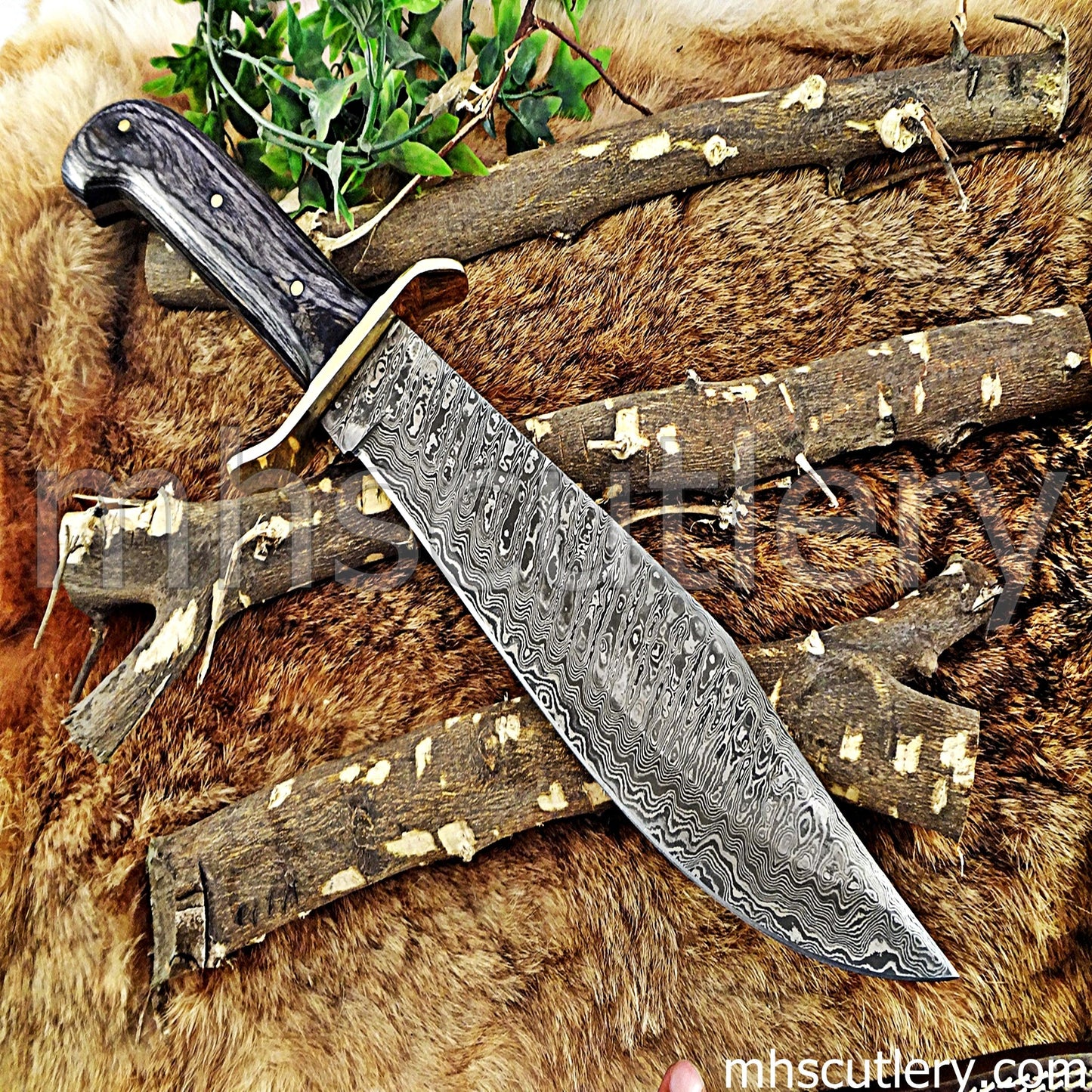 Damascus Steel Classic Hunters Bowie Knife