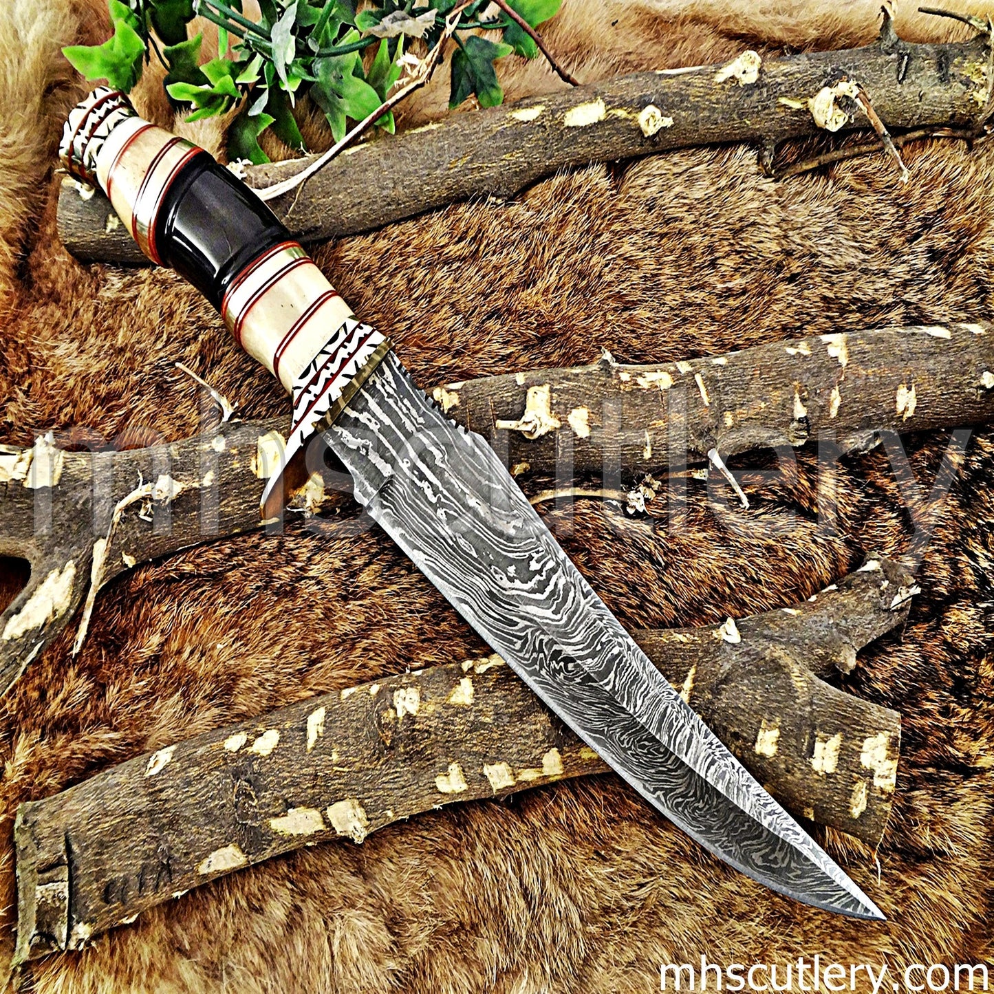 Damascus Steel Hunting Bowie Knife / Natural Handle