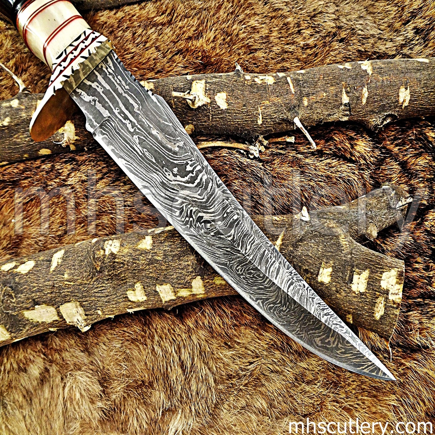 Damascus Steel Hunting Bowie Knife / Natural Handle