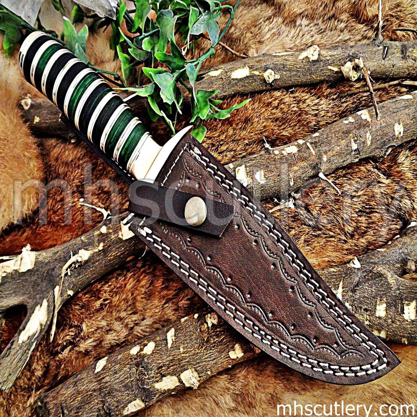 Custom Made Damascus Steel Hunter Bowie Knife