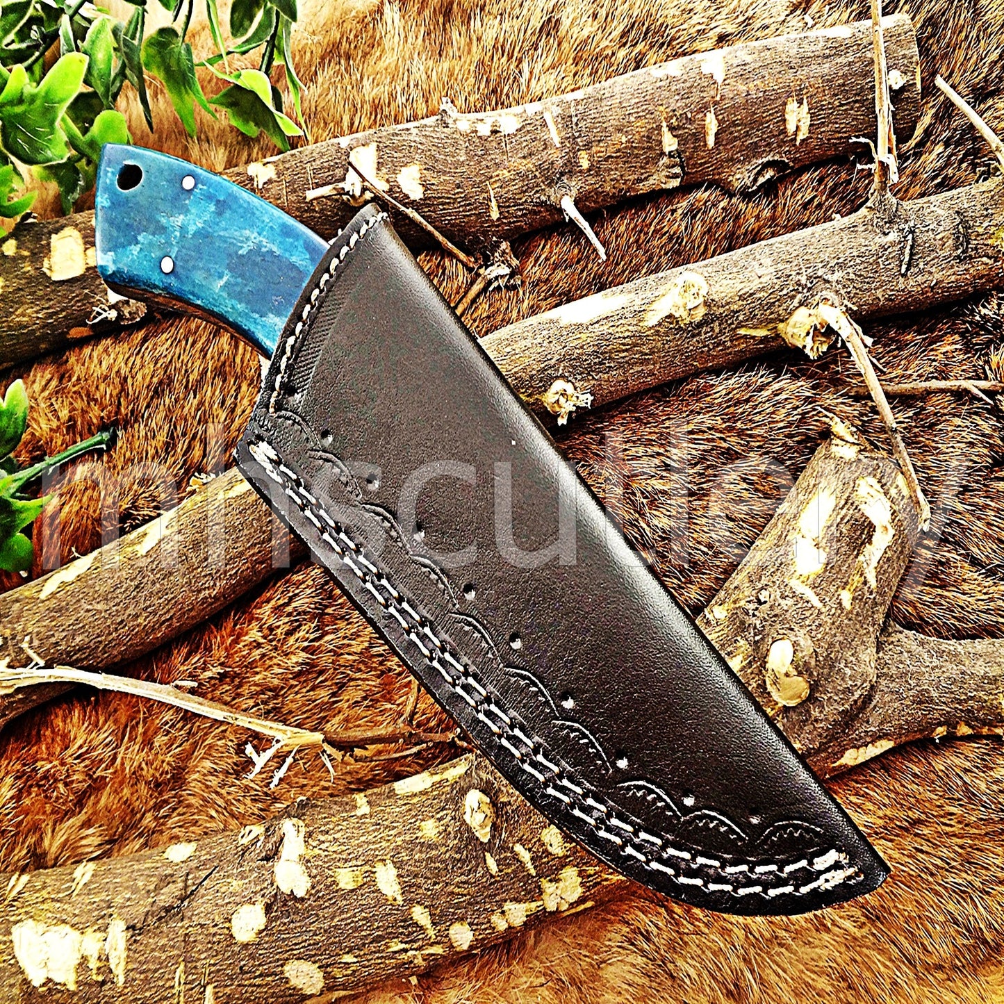 Damascus Steel Fixed Blade Hunting Skinner Knife / Bone Handle