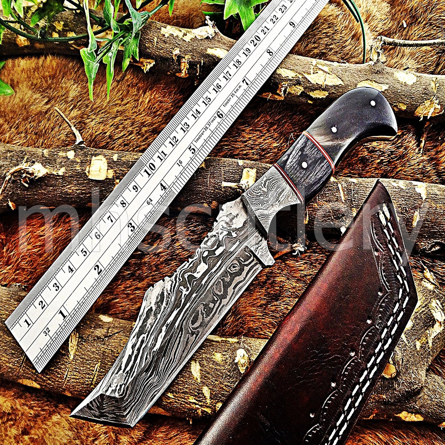 Damascus Steel Tanto Fixed Blade Hunter Skinner Knife / Bull Horn Handle