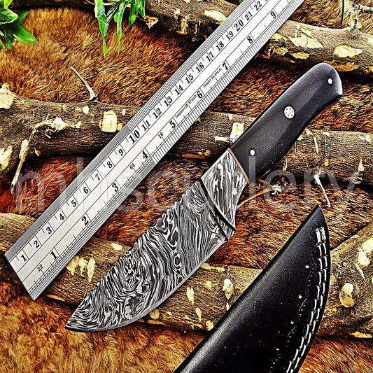 Handmade Damascus Steel Fancy Hunting Skinner Knife / Bull Horn Handle