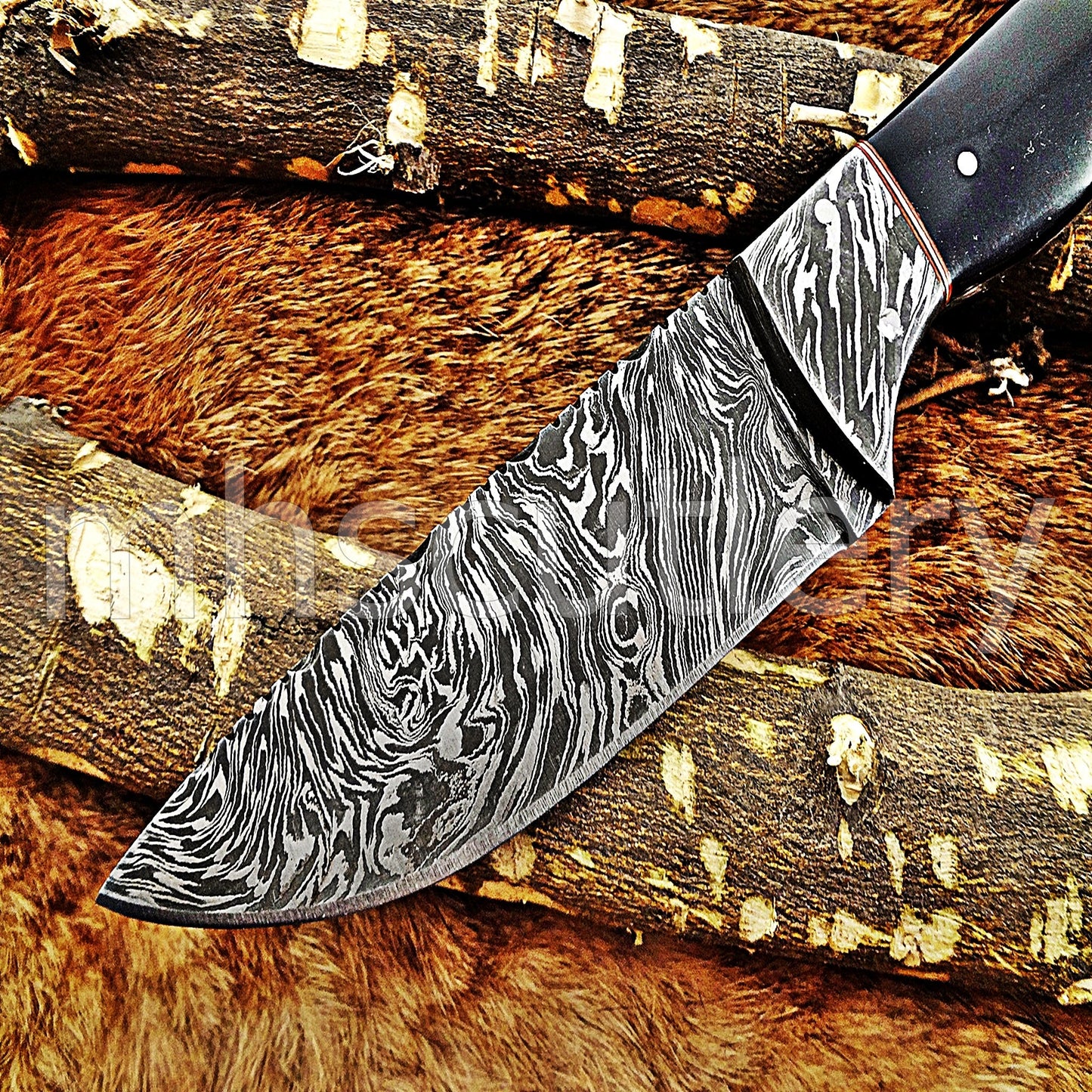 Handmade Damascus Steel Fancy Hunting Skinner Knife / Bull Horn Handle