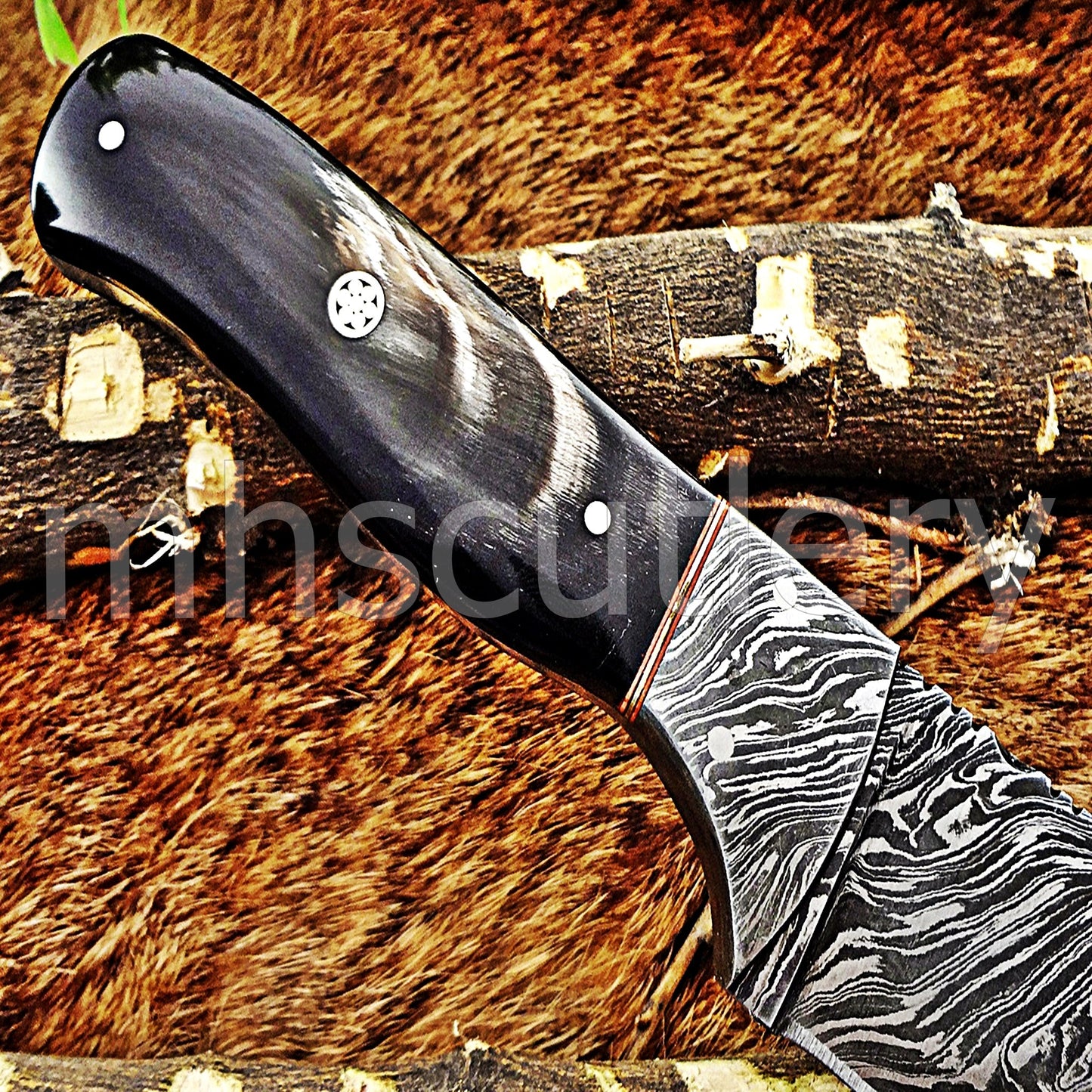 Handmade Damascus Steel Fancy Hunting Skinner Knife / Bull Horn Handle