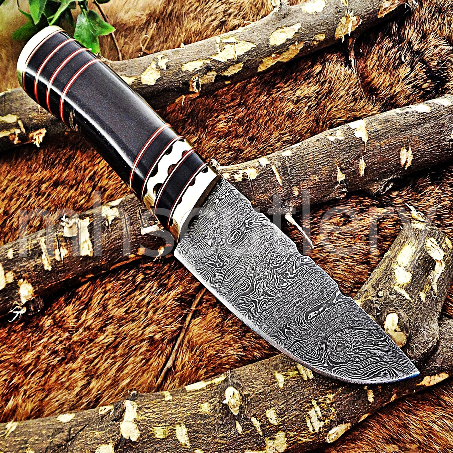 Damascus Steel Rat Tail Skinning Knife / Bull Horn Handle