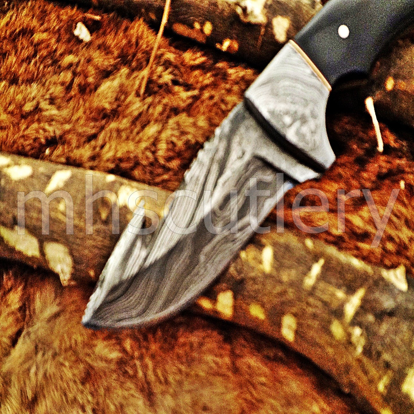 Damascus Steel  Gut Hook Skinner Knife / Bull Horn Handle