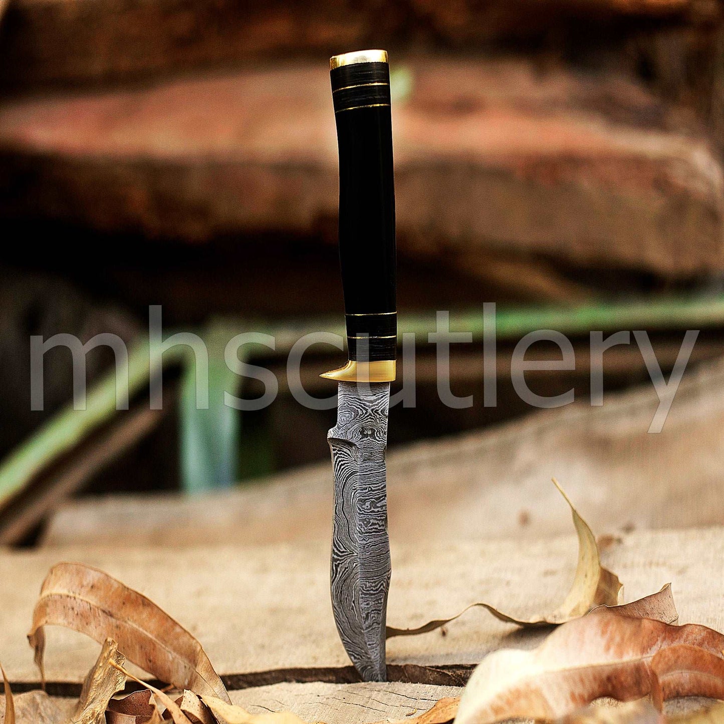 Custom Damascus Steel Hunting Skinner Round Handle Knife With Bull Horn Handle