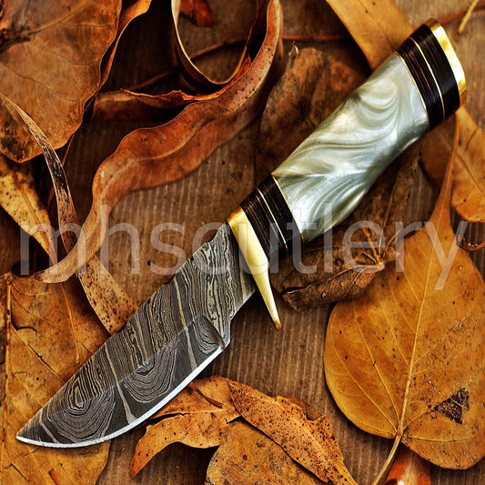 Custom Forged Damascus Steel Hunting Skinner Knife With Resin Handle