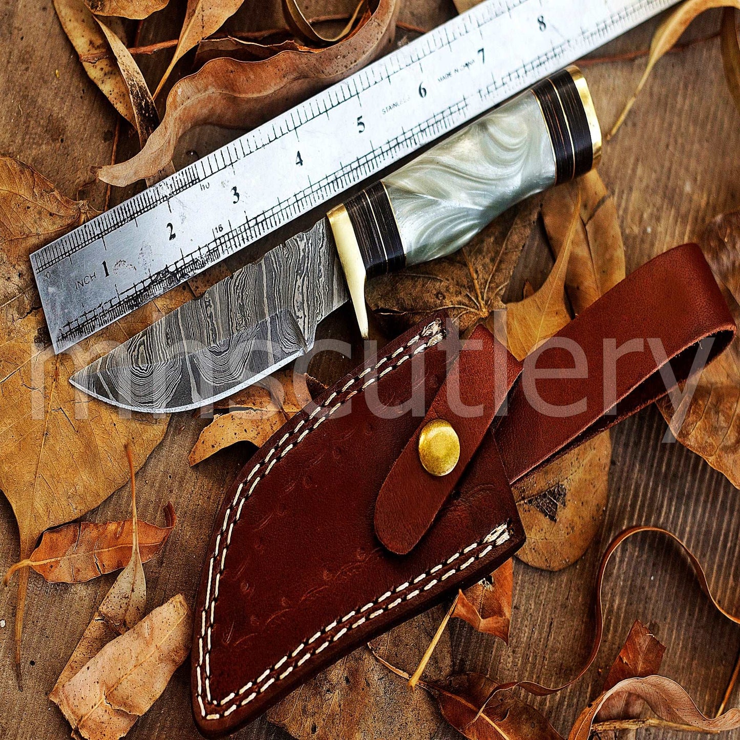 Custom Forged Damascus Steel Hunting Skinner Knife With Resin Handle