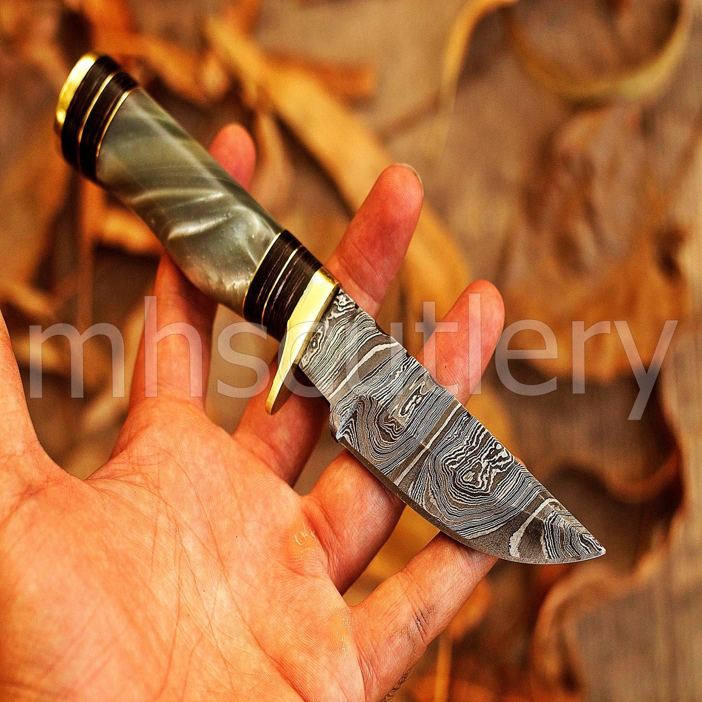 Custom Forged Damascus Steel Hunting Skinner Knife With Resin Handle